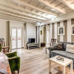 Lovely Spacious Near The Colosseum Rome